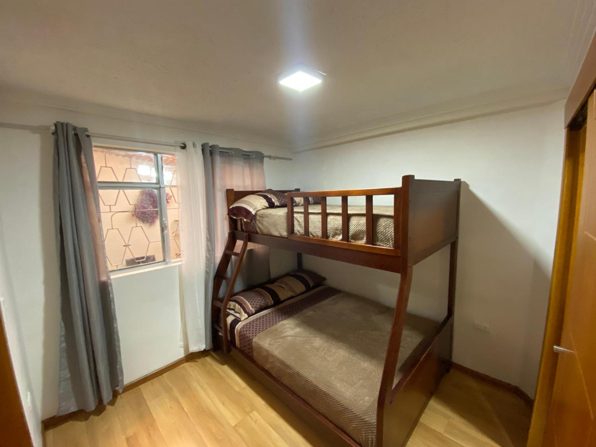 Bella Suite En Zona Exclusiva De Cuenca Para 6 Personas II 外观 照片